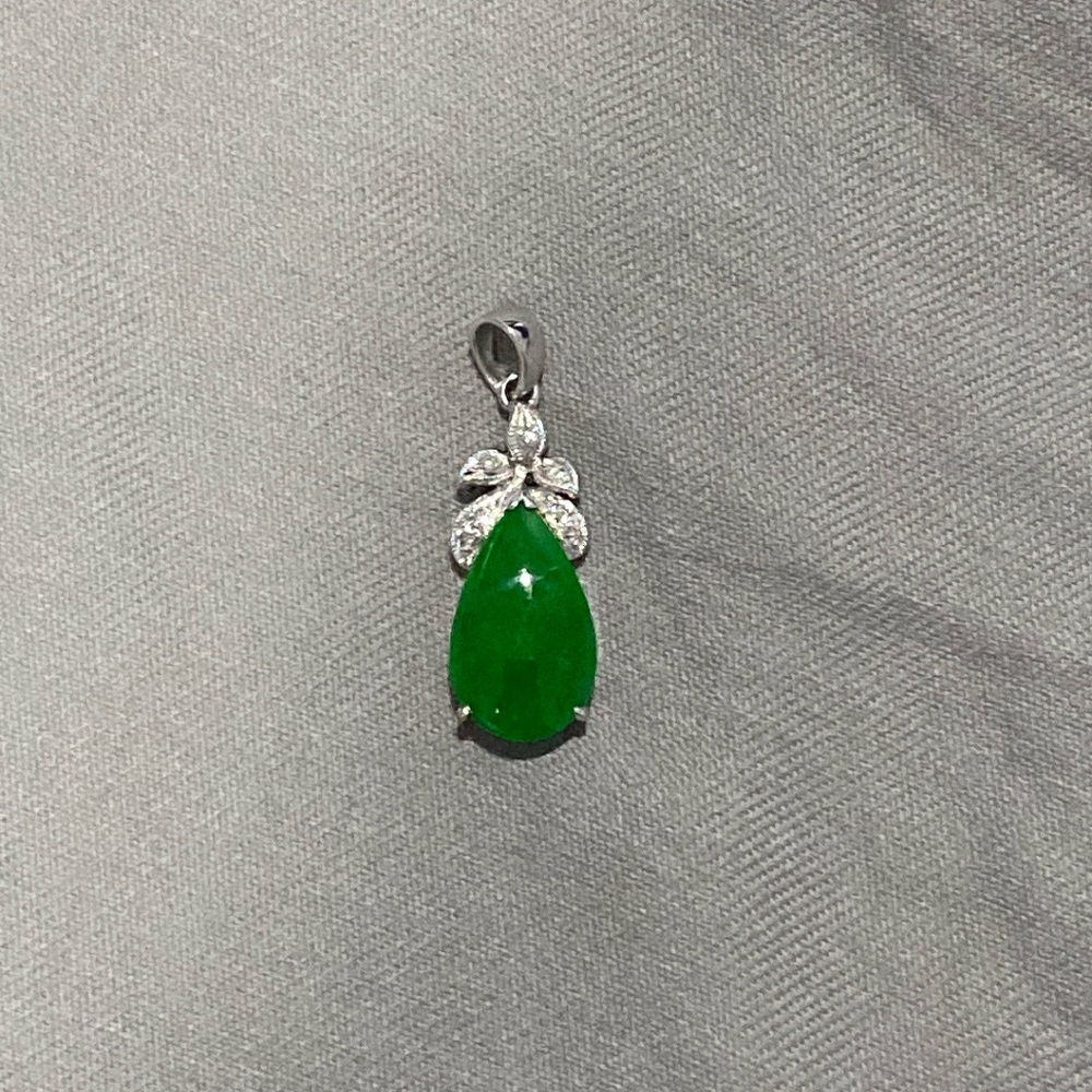 Necklace pendant *used once*